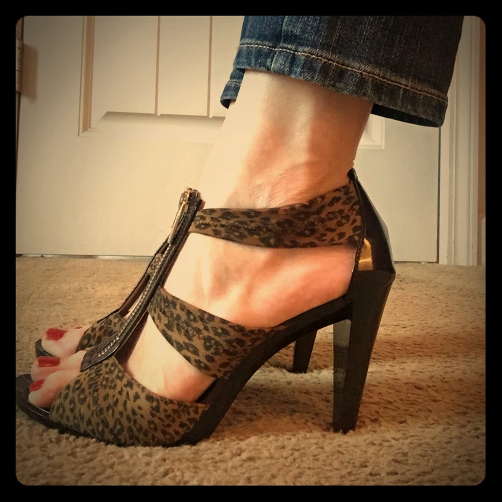 Michael Kors brown animal print heels size 8